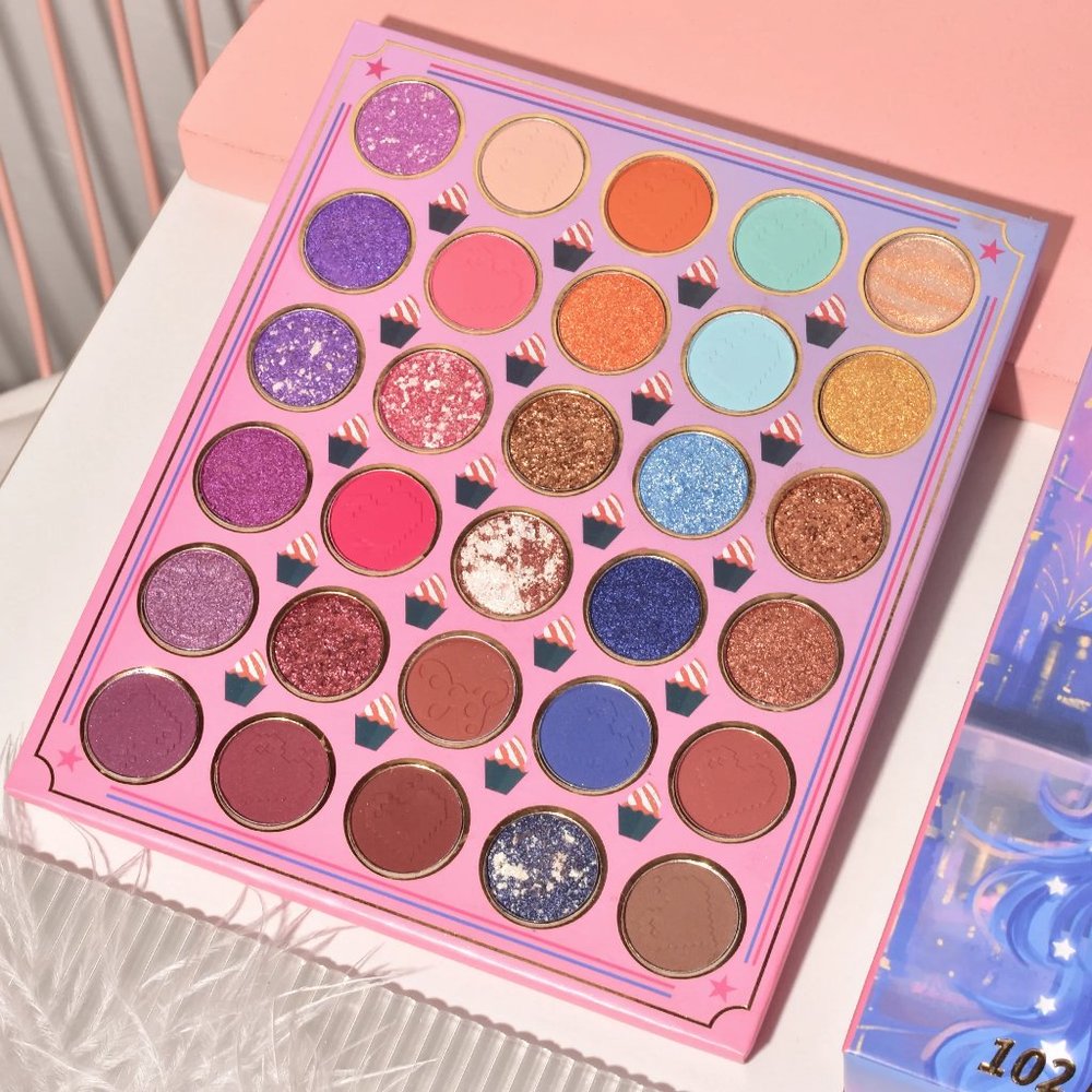 K&C FREEDOM GIRL 102 Fashion Eye Shadow Palette - Picture 6 of 7